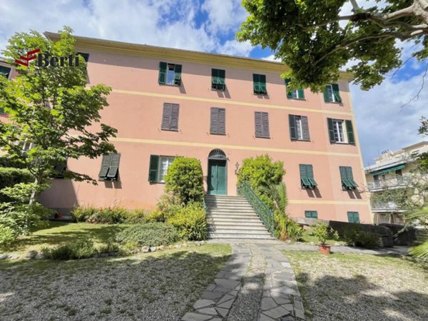 appartamento in vendita a Genova in zona Sestri Ponente