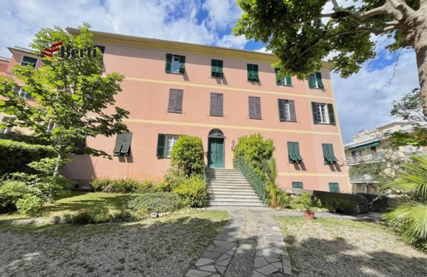 appartamento in vendita a Genova in zona Sestri Ponente