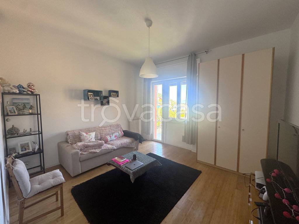 appartamento in vendita a Genova in zona Quarto dei Mille