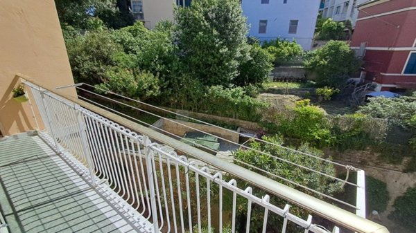 appartamento in vendita a Genova in zona Sturla