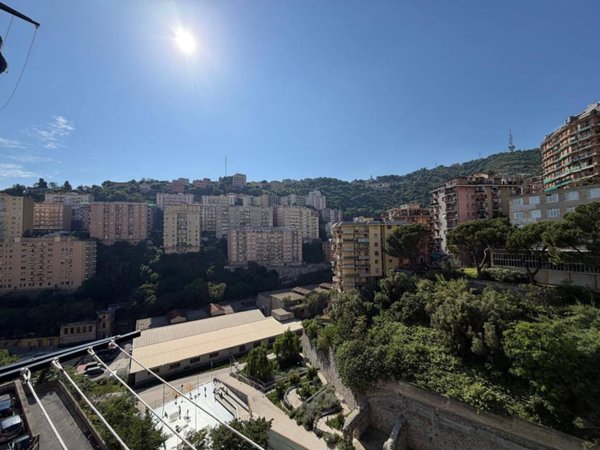 appartamento in vendita a Genova in zona Lagaccio / Granarolo