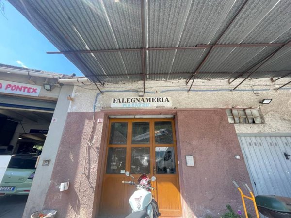negozio in vendita a Genova in zona Pontedecimo