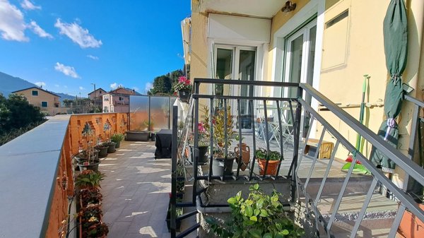 appartamento in vendita a Genova in zona Struppa