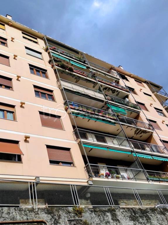 appartamento in vendita a Genova in zona Staglieno