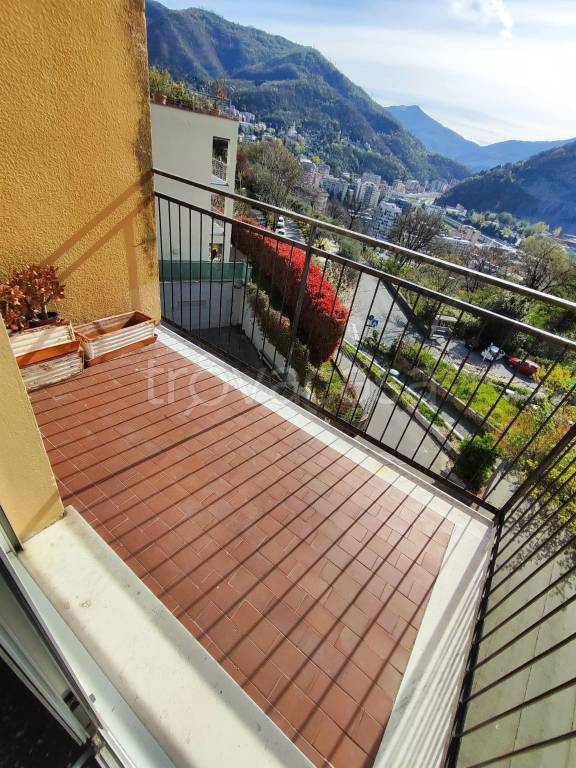 appartamento in vendita a Genova in zona Molassana