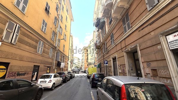 negozio in vendita a Genova in zona Sampierdarena