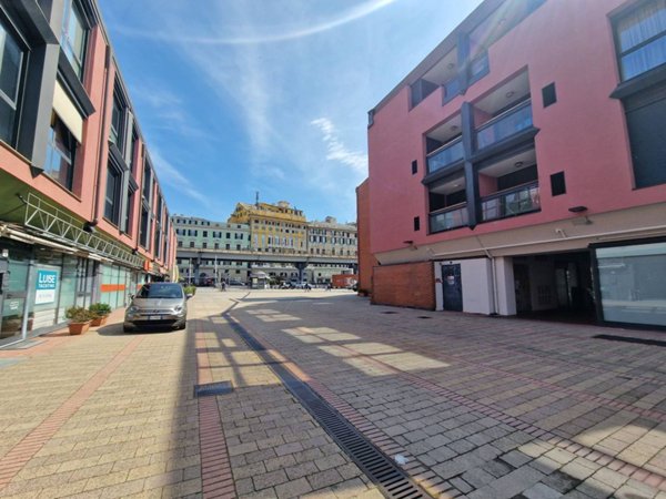 appartamento in vendita a Genova in zona Sottoripa / Maddalena / Molo