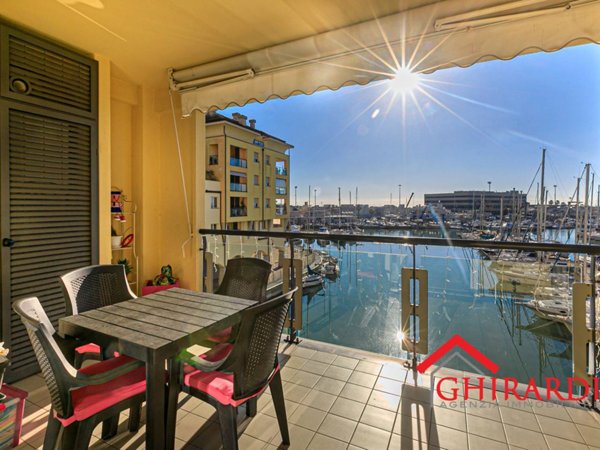 appartamento in vendita a Genova in zona Sestri Ponente