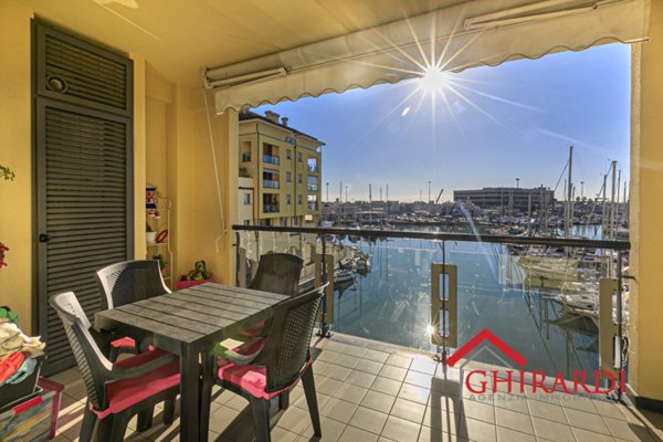 appartamento in vendita a Genova in zona Sestri Ponente