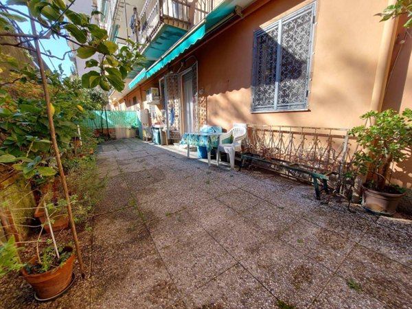 appartamento in vendita a Genova in zona Sestri Ponente