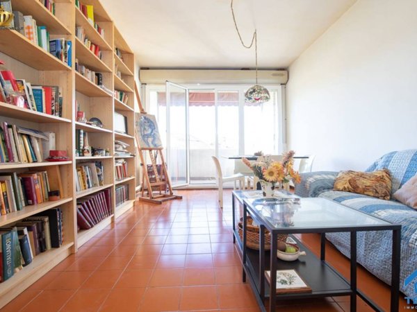 appartamento in vendita a Genova in zona Rivarolo