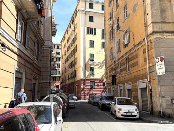 negozio in vendita a Genova in zona Sampierdarena