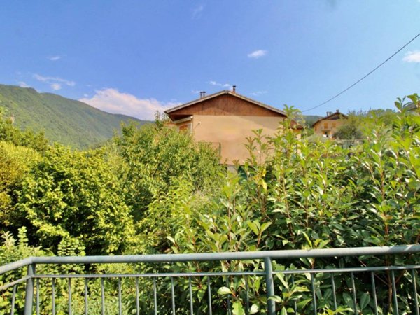 casa indipendente in vendita a Genova in zona San Desiderio
