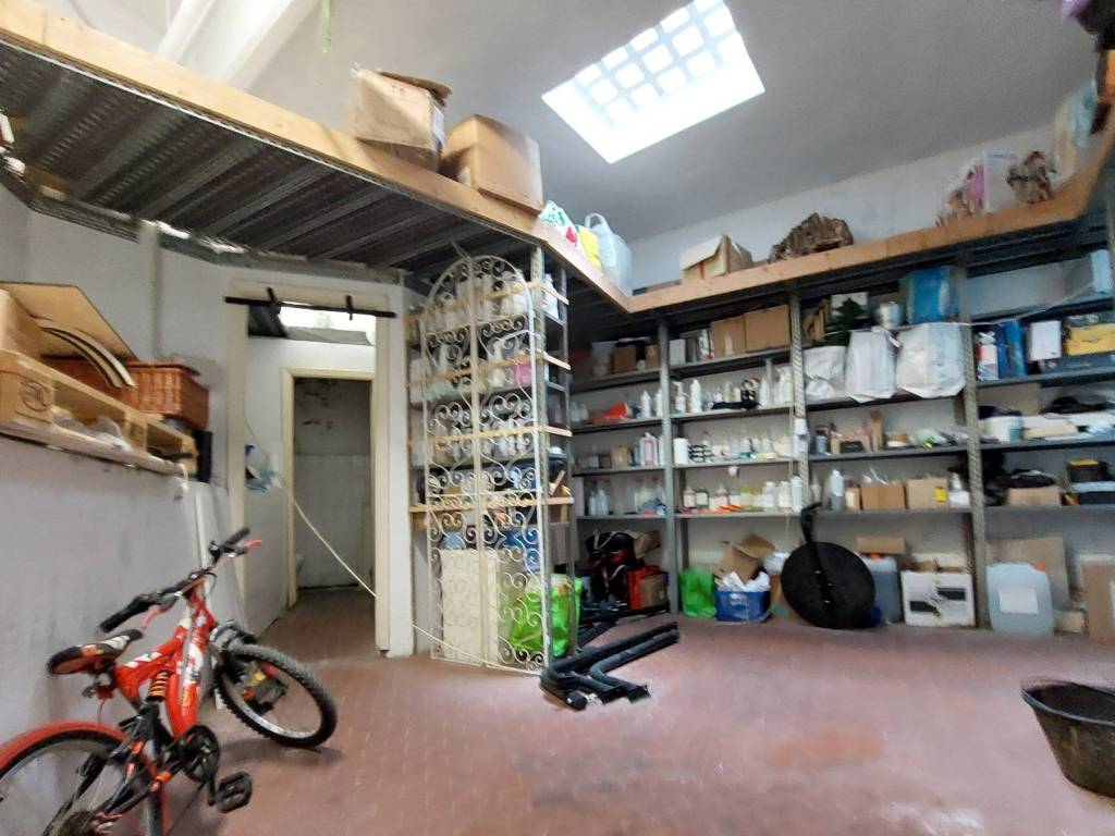 casa indipendente in vendita a Genova in zona Sampierdarena