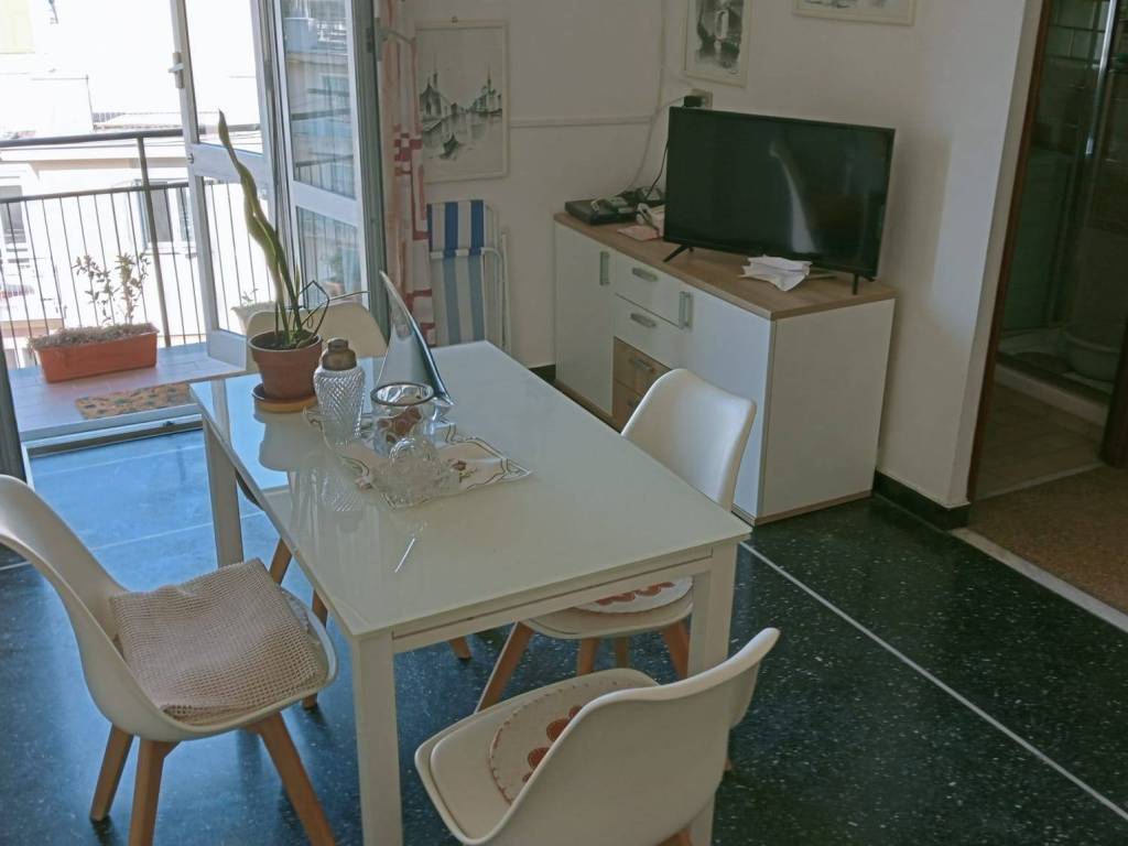 appartamento in vendita a Genova in zona Palmaro / Pra'