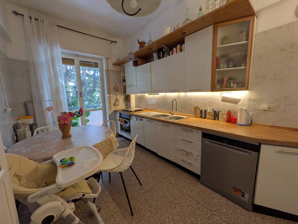 appartamento in vendita a Genova in zona Pegli