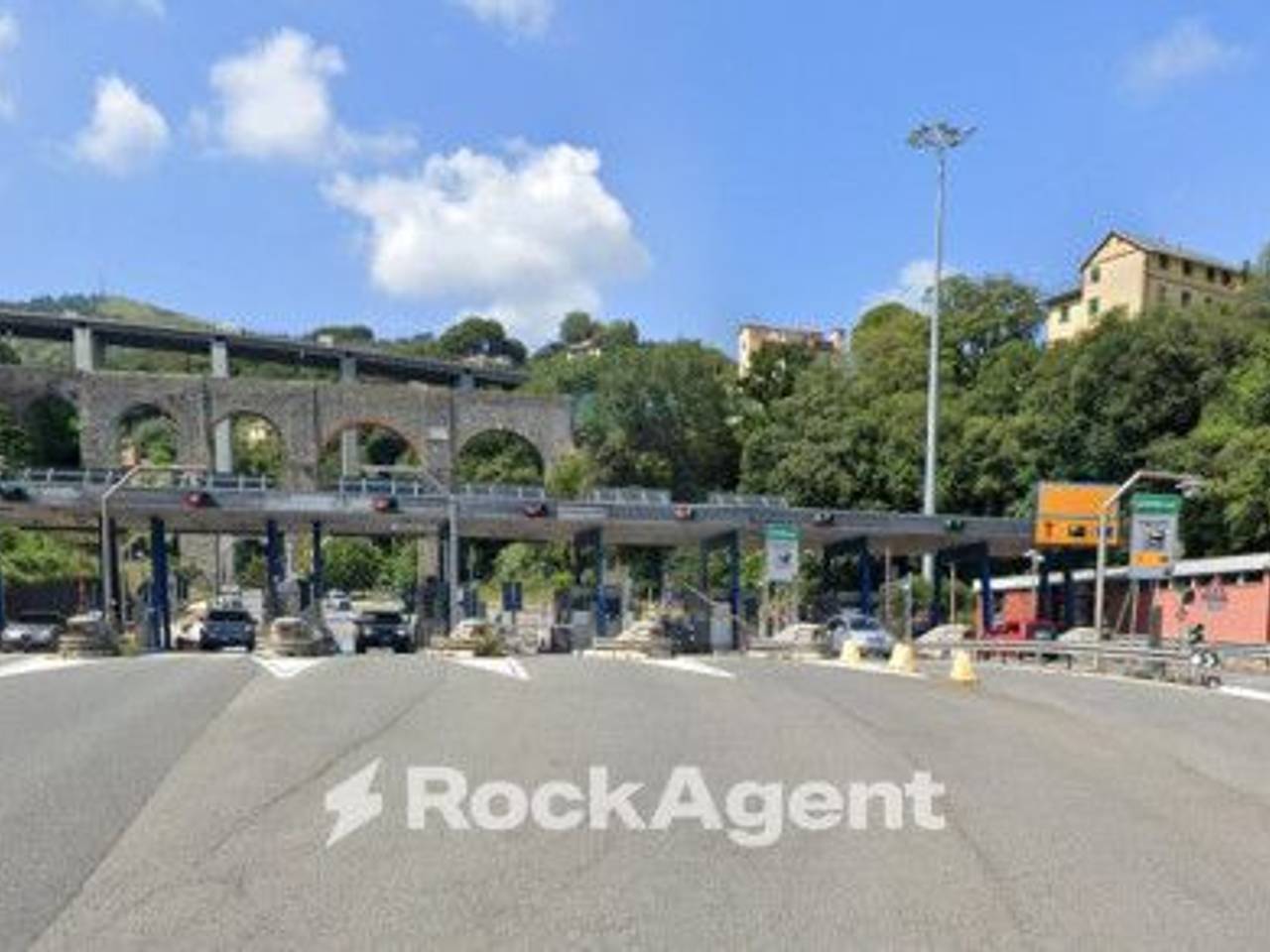 casa indipendente in vendita a Genova in zona Staglieno