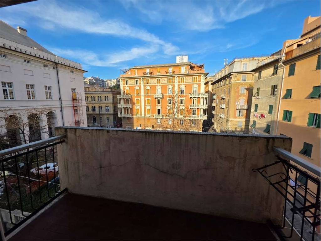 appartamento in vendita a Genova in zona Sampierdarena