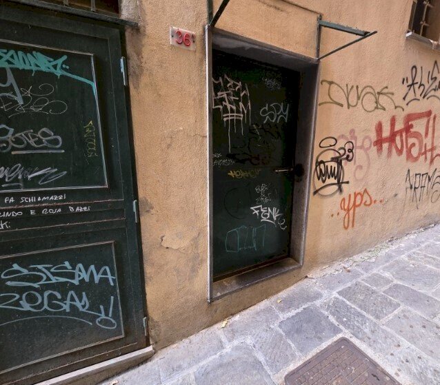 locale di sgombero in vendita a Genova