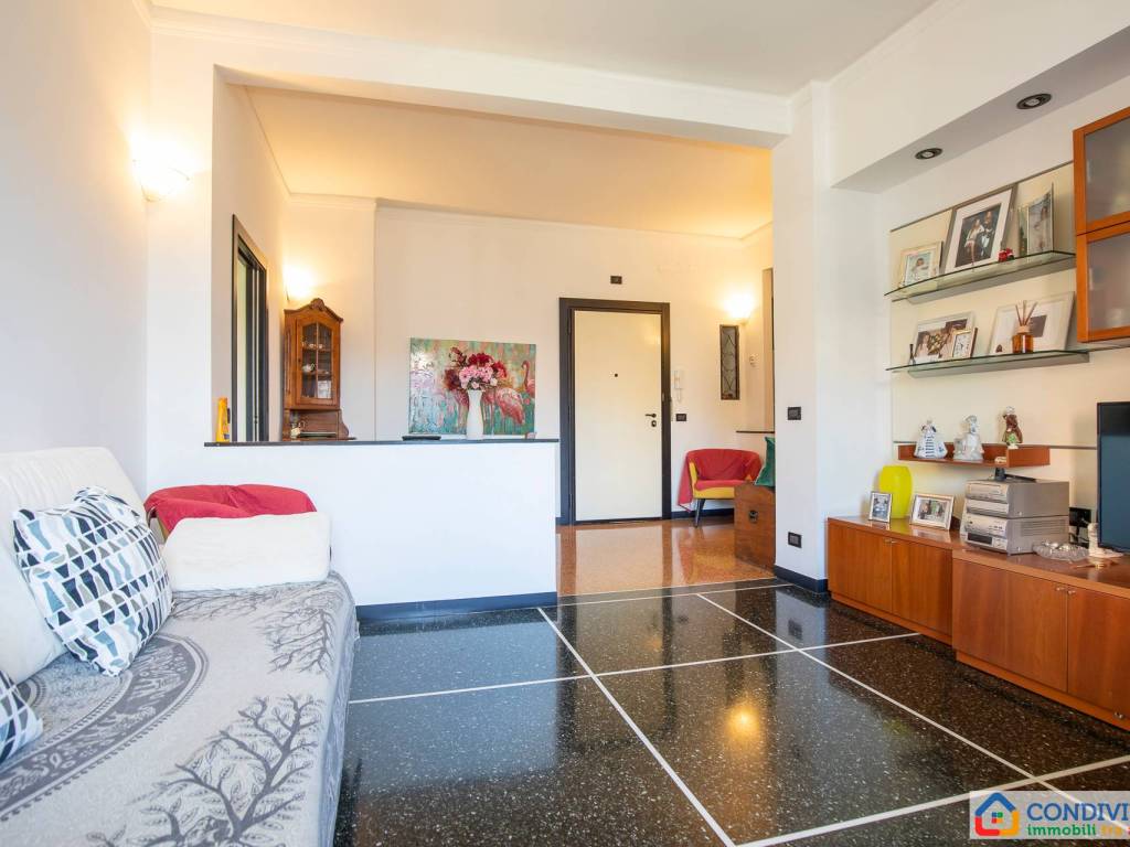 appartamento in vendita a Genova in zona Sturla