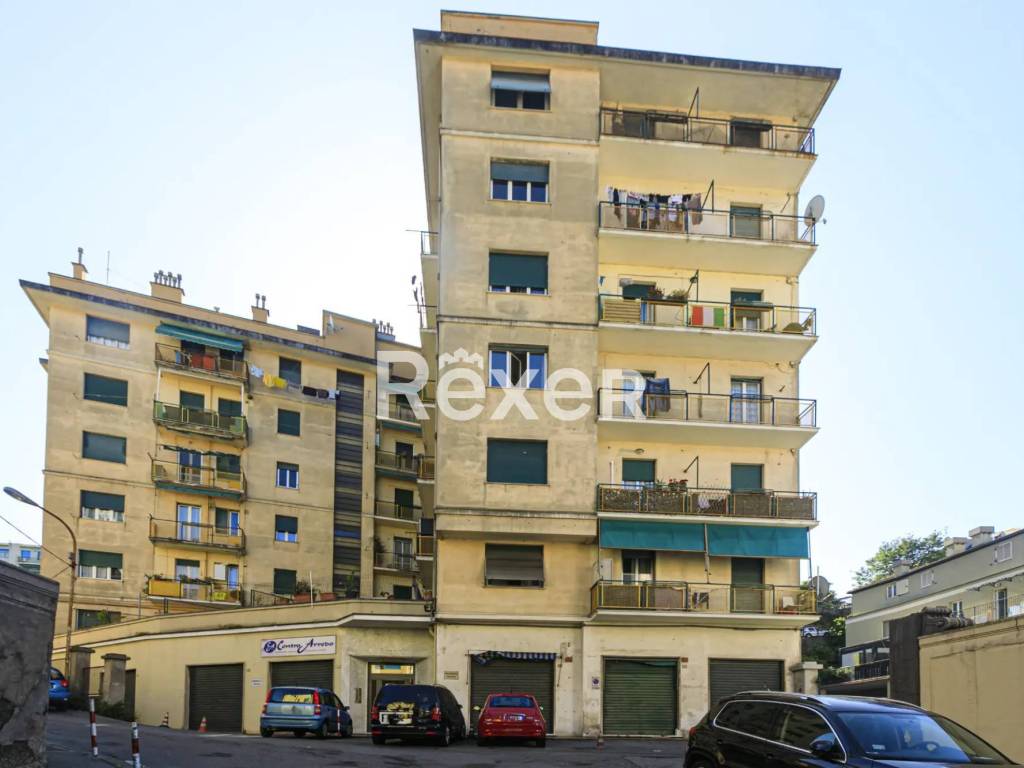 appartamento in vendita a Genova in zona Rivarolo