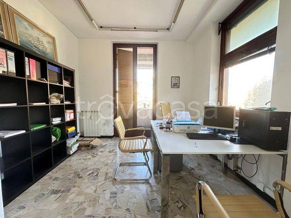 ufficio in vendita a Genova in zona Centro Storico