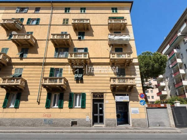 appartamento in vendita a Genova in zona Sestri Ponente