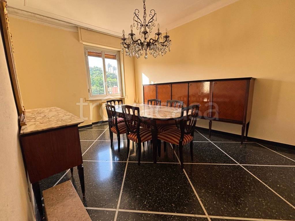 appartamento in vendita a Genova in zona Rivarolo