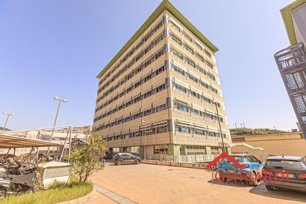 ufficio in vendita a Genova in zona Sestri Ponente
