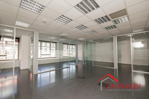 ufficio in vendita a Genova in zona Sestri Ponente
