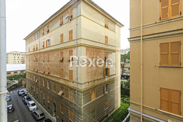 appartamento in vendita a Genova in zona Sestri Ponente