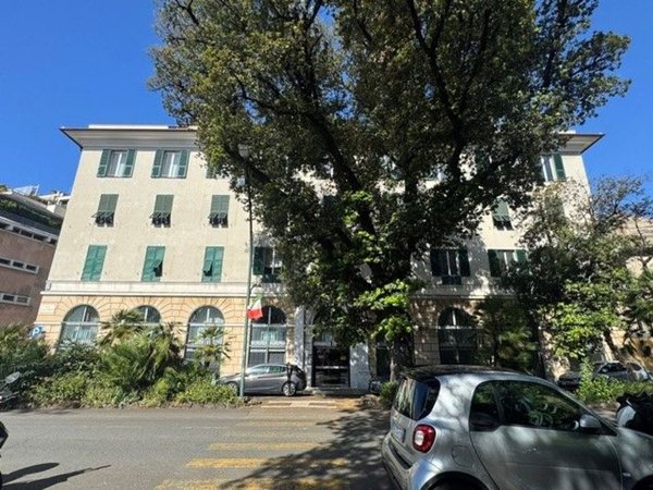 appartamento in vendita a Genova in zona Carignano