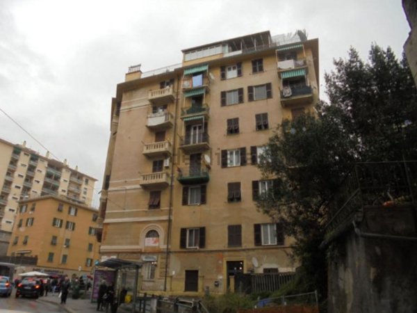 appartamento in vendita a Genova in zona Marassi