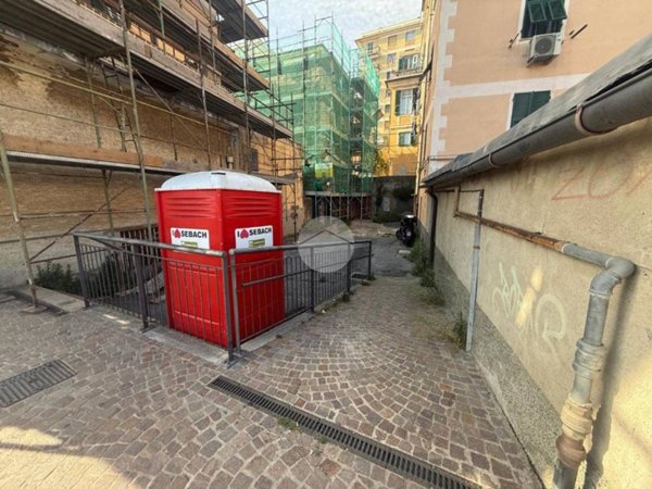 locale di sgombero in vendita a Genova in zona Palmaro / Pra'