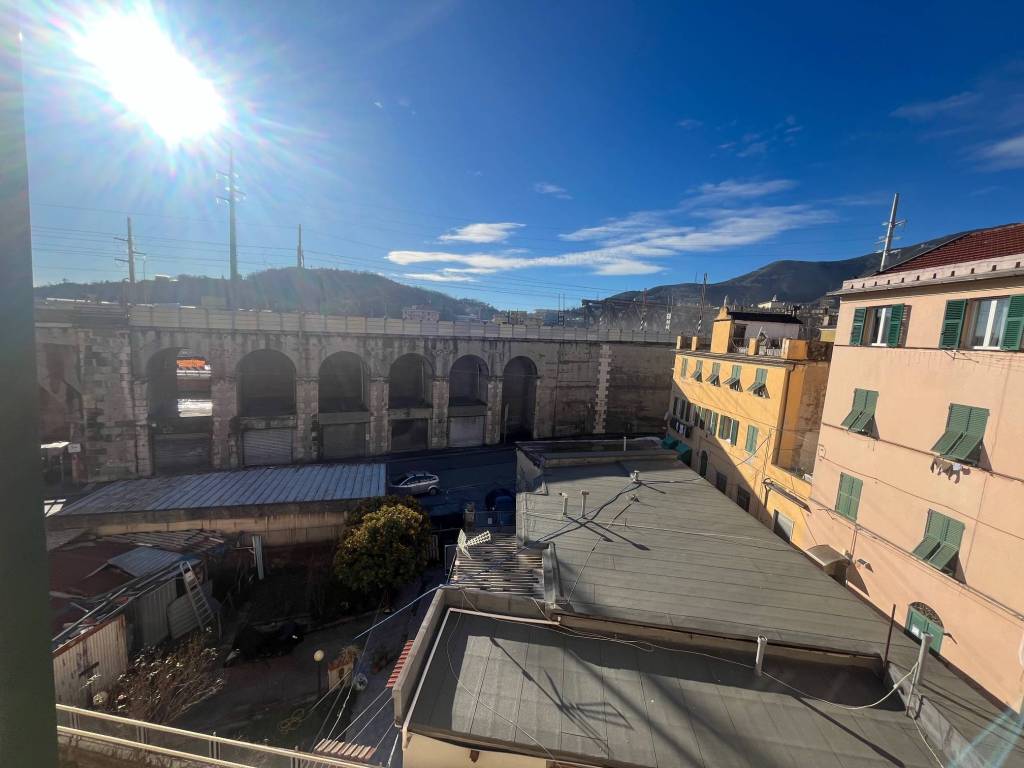 appartamento in vendita a Genova in zona Rivarolo