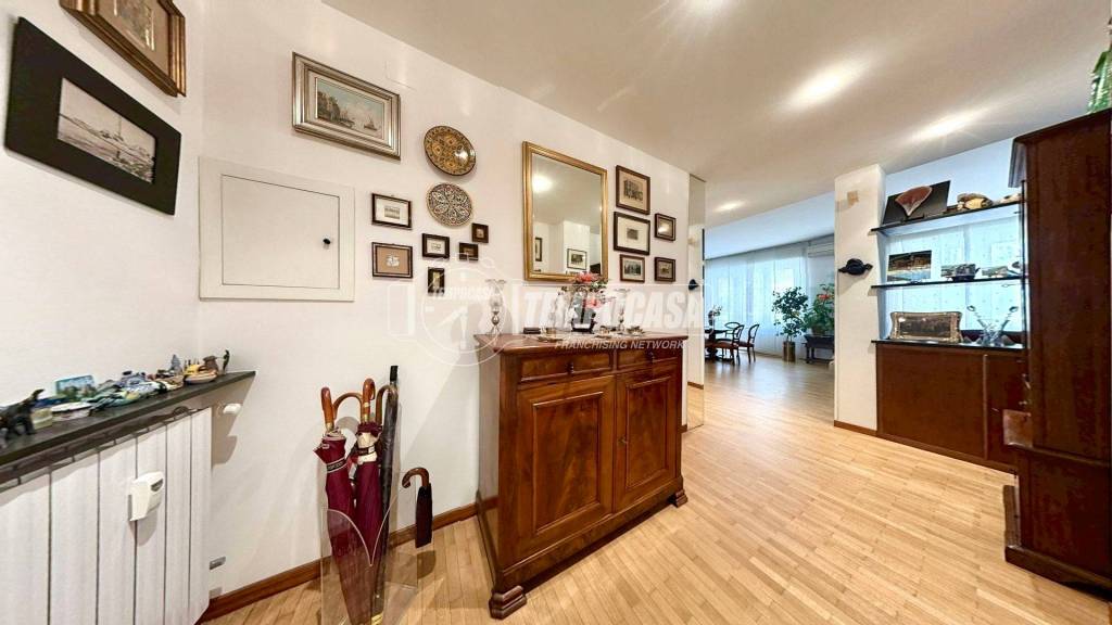 appartamento in vendita a Genova in zona Sestri Ponente