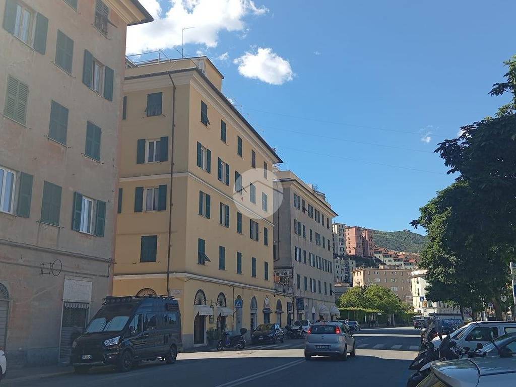 appartamento in vendita a Genova in zona Staglieno
