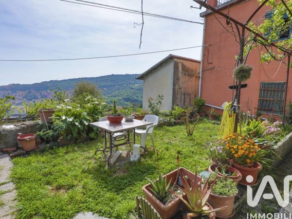 appartamento in vendita a Genova in zona Staglieno