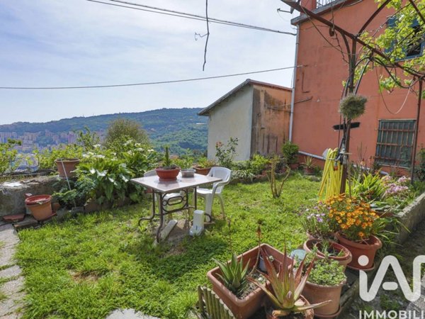 appartamento in vendita a Genova in zona Staglieno