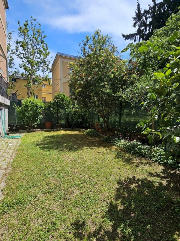 appartamento in vendita a Genova in zona Sestri Ponente