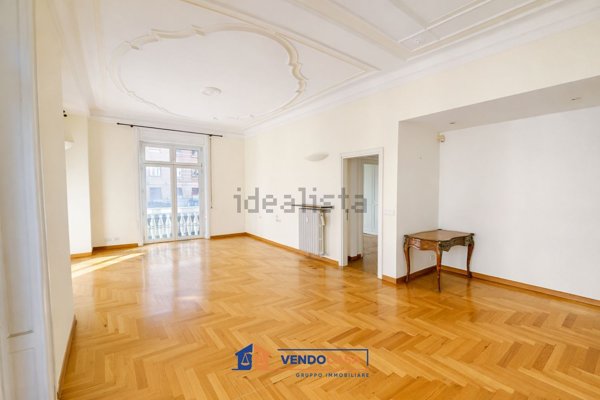 appartamento in vendita a Genova in zona Foce
