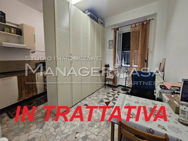 appartamento in vendita a Genova in zona Sottoripa / Maddalena / Molo