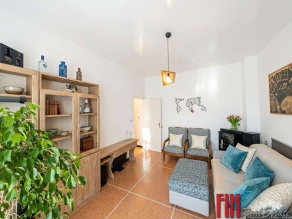 appartamento in vendita a Genova in zona Rivarolo