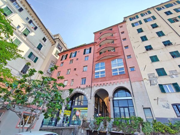 appartamento in vendita a Genova in zona Sottoripa / Maddalena / Molo