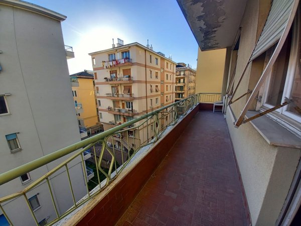 appartamento in vendita a Genova in zona Sestri Ponente