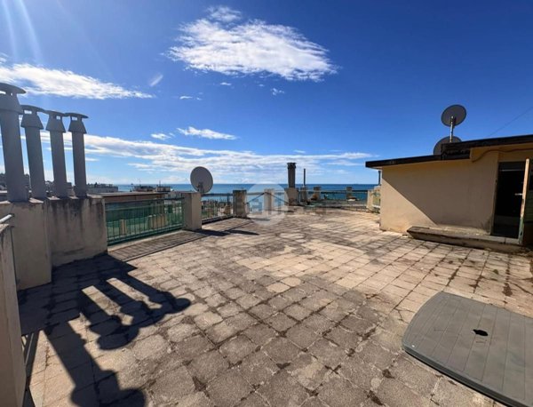 appartamento in vendita a Genova in zona Pegli