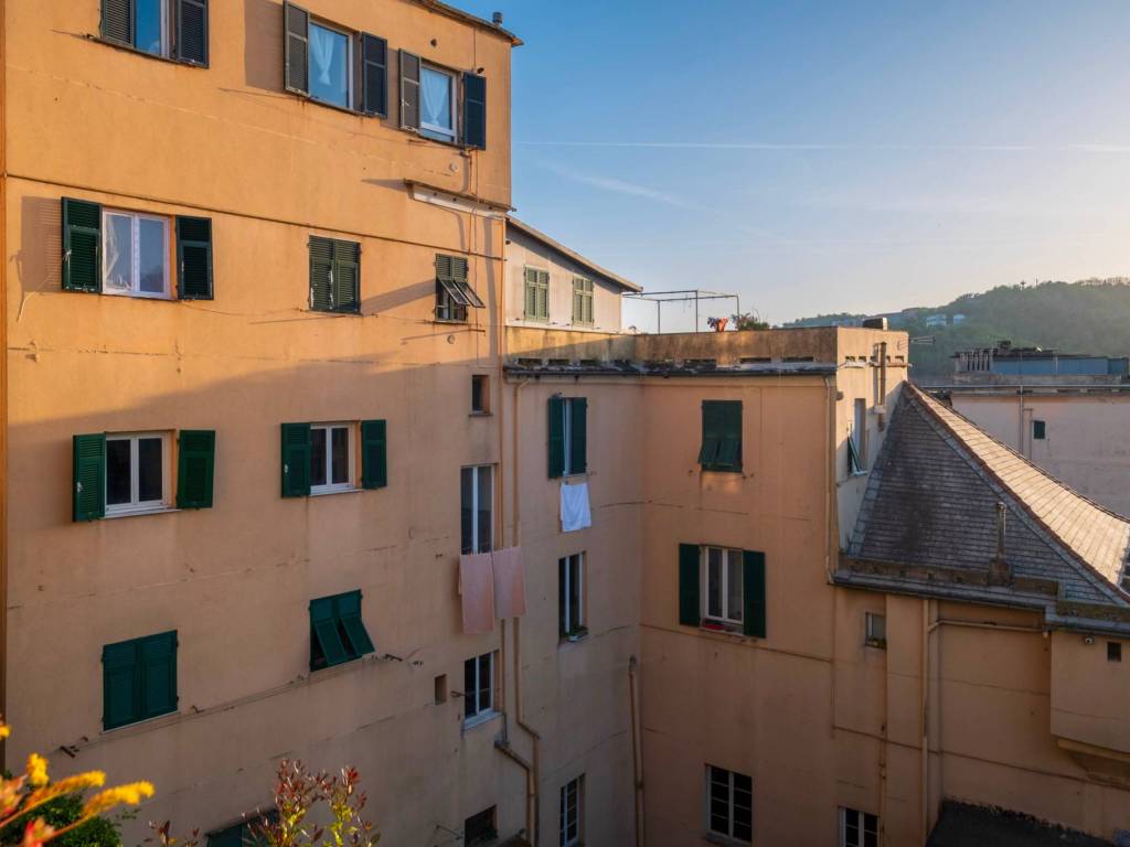 appartamento in vendita a Genova in zona Rivarolo