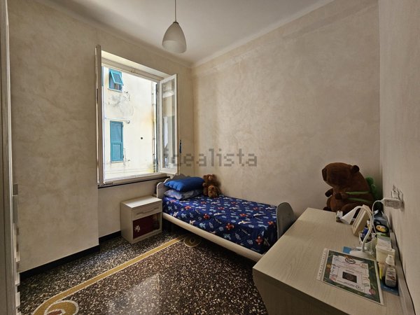appartamento in vendita a Genova in zona Sestri Ponente