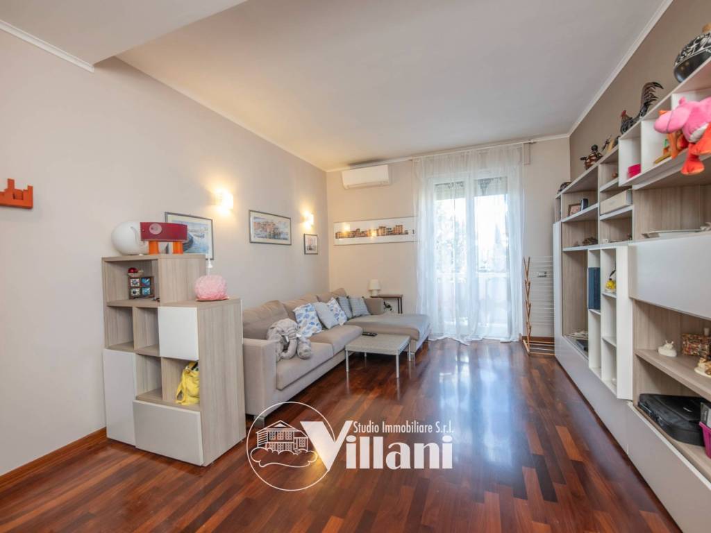 appartamento in vendita a Genova in zona Sturla