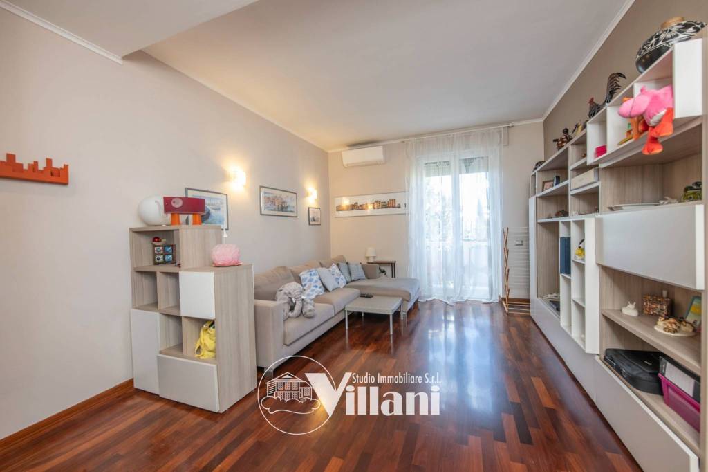 appartamento in vendita a Genova in zona Sturla